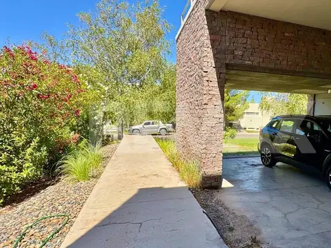 Casa en Alquiler de 3 dormitorios