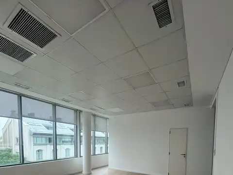 Oficina en Alquiler en Puerto Norte, $ 1.100.000