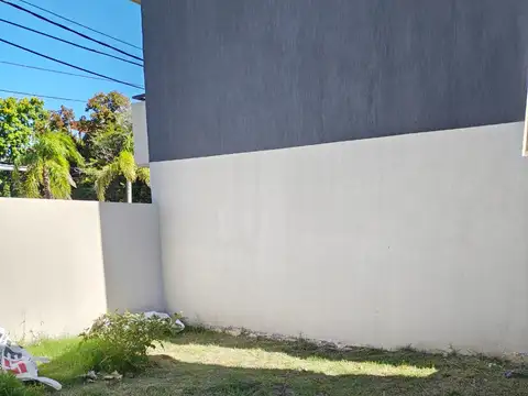 Casa 2 ambientes con 2 baños