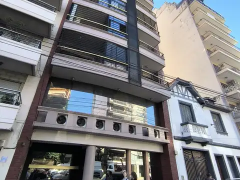 DEP. 2 AMB A PASOS PARQUE CENTENARIO - CON PILETA IMPECABLE ESTADO