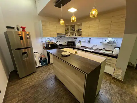 Se vende casa de 3 dorm+cochera B° P. Unidas, VT