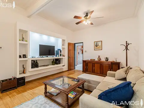 Casa en Venta con 4 cocheras