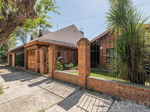 VENTA CASA 4 AMBIENTES VILLA SARMIENTO PARQUE PILETA QUINCHO