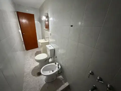 Depto Tipo Casa en Alquiler en Wilde, $ 460.000