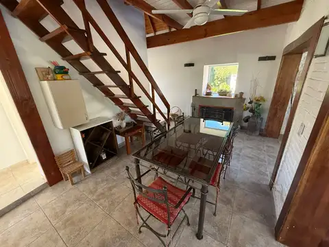 Casa 5 ambientes con 3 baños