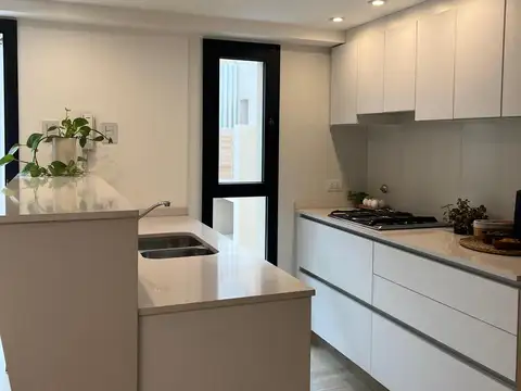 CASA PASILLO  3 DORMITORIOS APTO CREDITO HIPOTECARIO PUEYRREDON 1600 BARRIO LOURDES