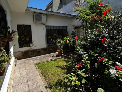 Casa con departamento en Munro - APTO CREDITO