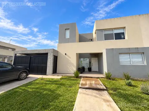 Casa en Venta en Pilar del Este - Casas del Este, USD 160.000
