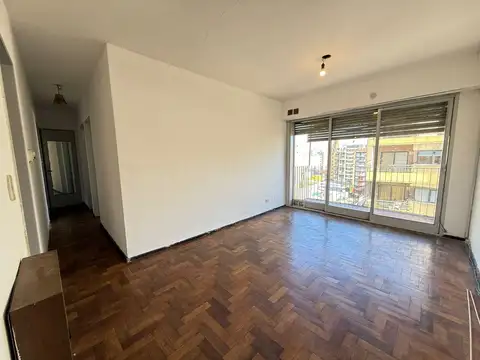 Alquiler departamento de 3 dormitorios al frente con blacón en Rosario Paraguay y Salta!