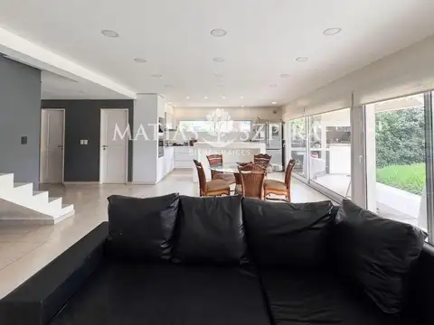 Casa en Venta en Álvarez Del Bosque, USD 220.000