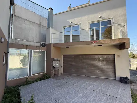 Casa en Alquiler en La Horqueta, USD 2.100