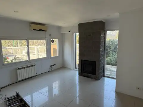Casa 5 ambientes con 3 baños