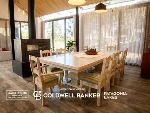 VENTA Casa 250m2 cubiertos en lote de 3.270m2 Barrio en la zona del Puerto Villa la Angostura