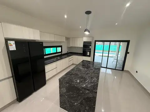 Casa a estrenar en Barrio Cardales Chico