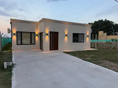Casa a estrenar en Barrio Cardales Chico