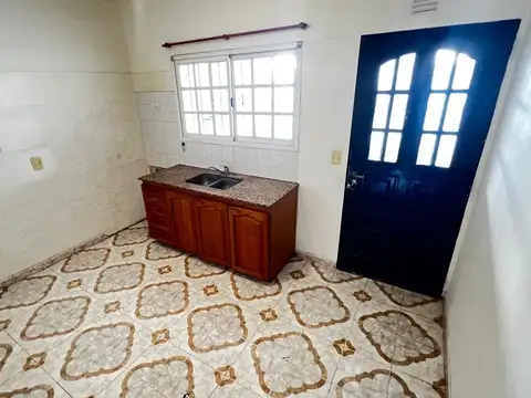 Depto Tipo Casa en Alquiler con 1 cocheras