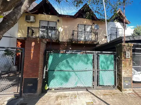 Depto Tipo Casa en Alquiler de 3 ambientes