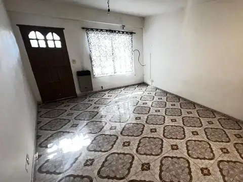 Depto Tipo Casa en Alquiler en Centro, $ 850.000