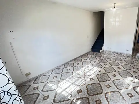 Depto Tipo Casa en Alquiler de 2 dormitorios