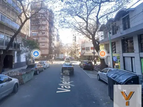Valentín Gómez e/ Sanchez de Bustamante y Billinghurst