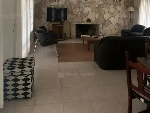 Casa en Alquiler Temporal con 2 cocheras