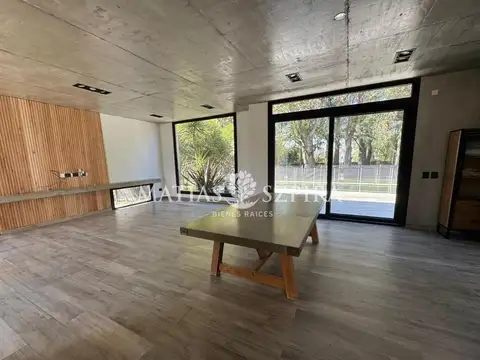 Casa 4 ambientes con 3 baños