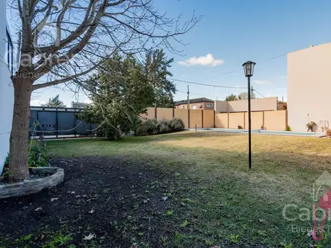 Venta de Casa quinta con pileta, en La Plata