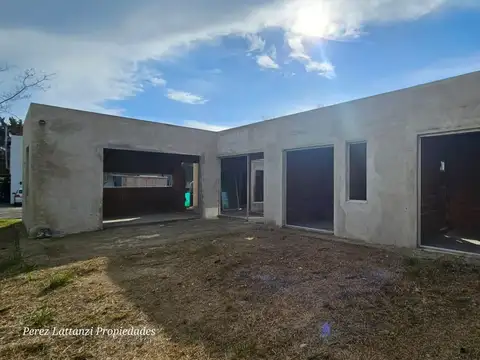 Casa  4 ambientes 392 m2 terreno en barrio cerrado Los Paraísos en Los Cardales, 3 dorm, 2 garaje