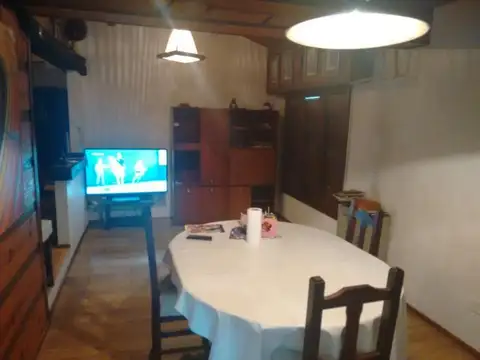 Casa 6 ambientes con 5 baños