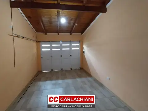 Casa en Alquiler con 1 cochera