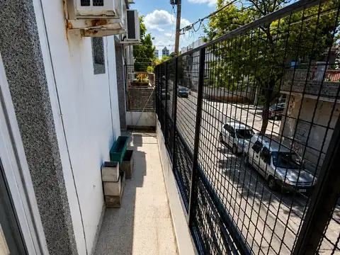 Depto Tipo Casa en Venta en Versalles, USD 170.000