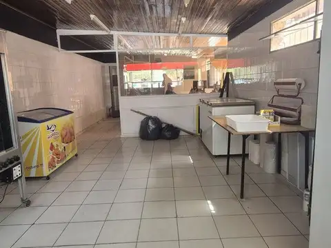 Avenida Mariano Moreno 100