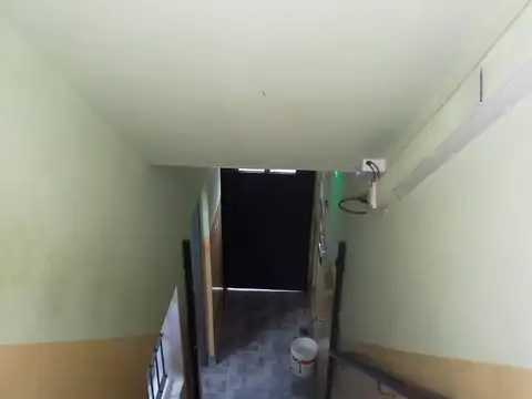 Pirovano 200, Piso 1