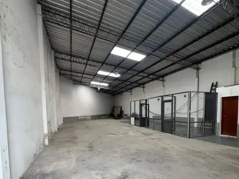 Galpon en Alquiler 10  mts Frente