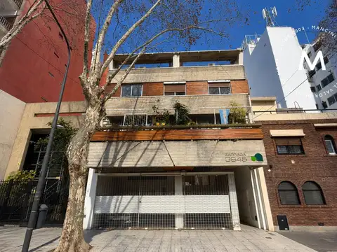 PH en venta de 3 ambientes con patio y terraza privada