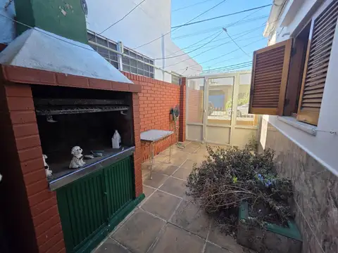 Casa 2 ambientes con 1 baño