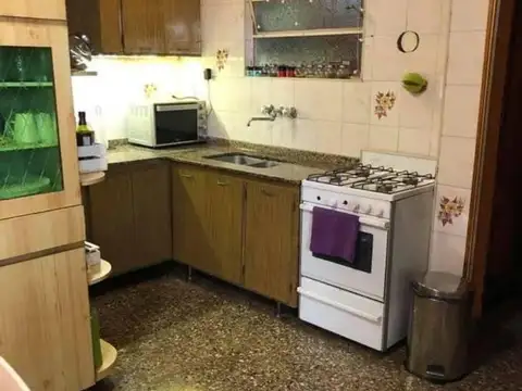 Depto Tipo Casa en Venta de 5 ambientes