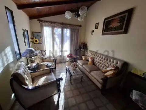 ¡Casa en venta en Rivadavia!