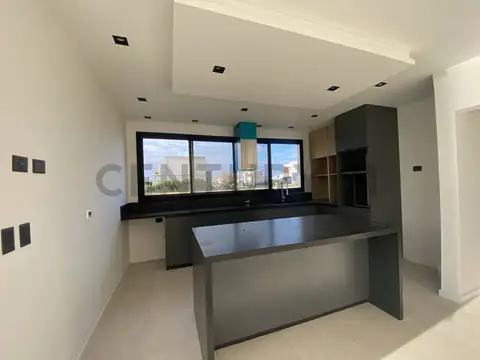 Casa en Venta en Magallanes - Barrio cerrado, USD 455.000