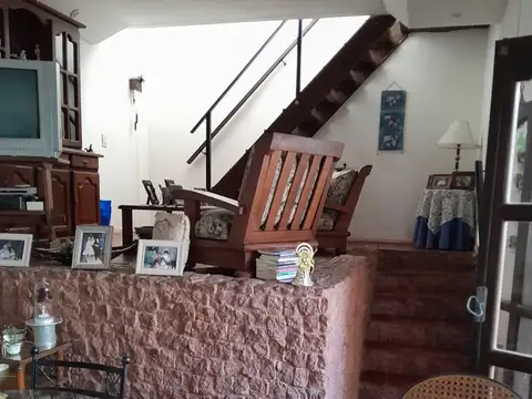 Depto Tipo Casa 3 ambientes con 2 baños