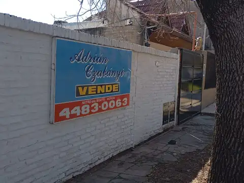 EL PALOMAR- A 8 C/ DE ACCESO OESTE-CASA L/ PROPIO 3 AMB. GRANDES- USO COMERCIAL- GRAN PLAYA DE ESTAC.