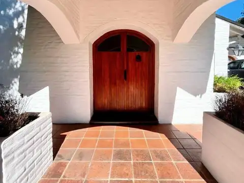 Mayor Quinteros 1350