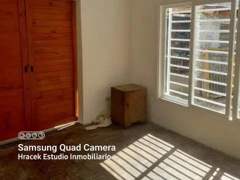 Depto Tipo Casa en Alquiler en Castelar Sur, $ 400.000