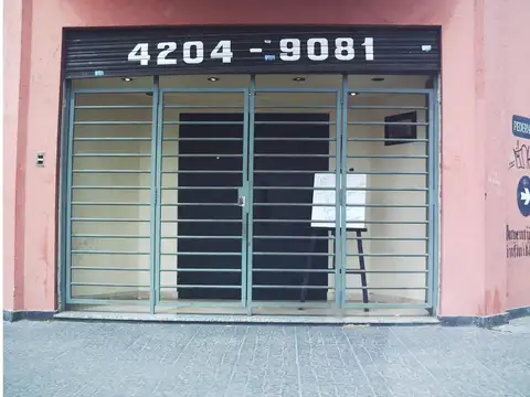 SALÓN DE EVENTOS SOBRE LOTE DE 470 m2 SUPERFICIE CUBIERTA 81