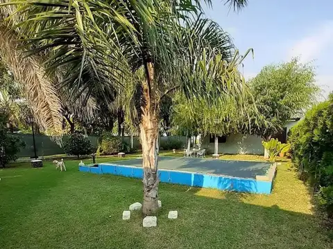 Casa en Alquiler con 1 cochera