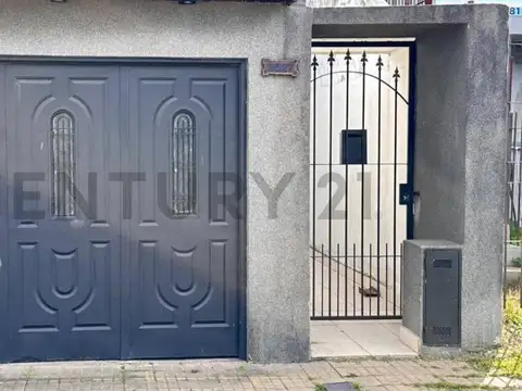 Ph de 2 Dormitorios en Venta en Los Hornos