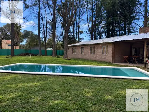 VENTA casa QUINTA con PILETA lote 2800m2