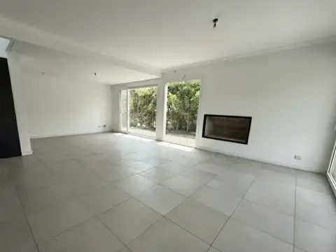 Casa en Alquiler de 4 dormitorios