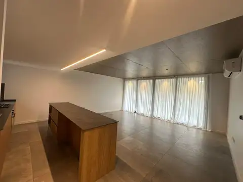 Departamento en Alquiler con 1 cocheras