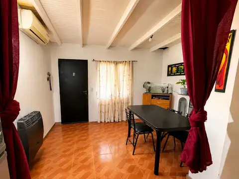 Casa 6 ambientes con 1 baño